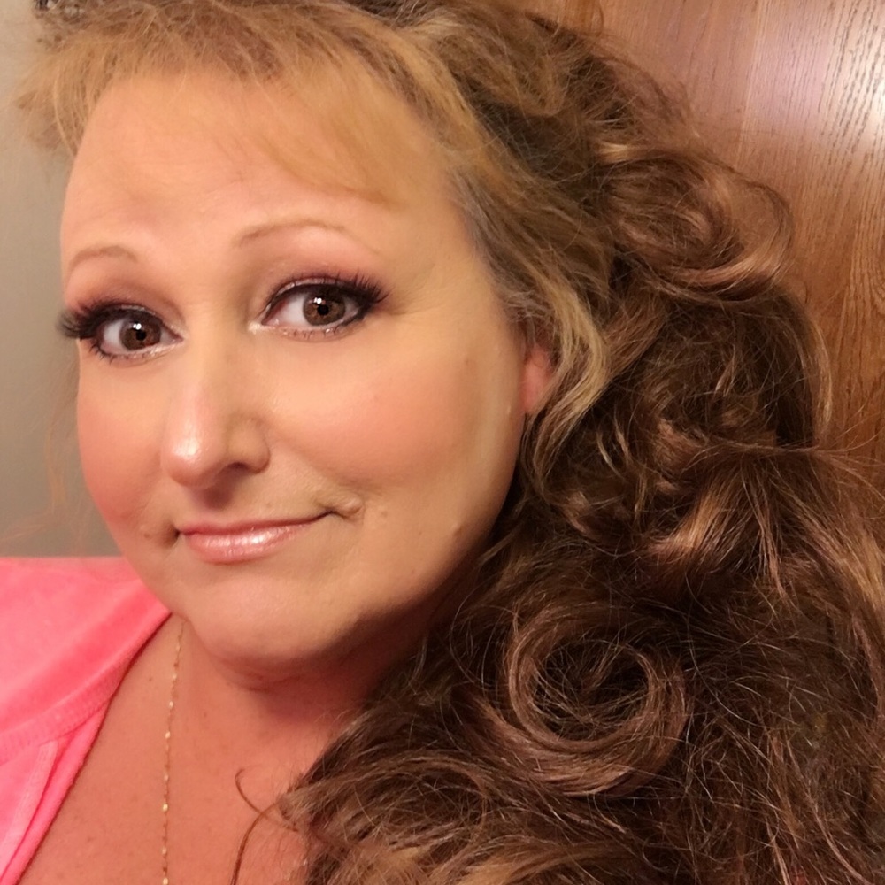 Meet your Posher, Dena